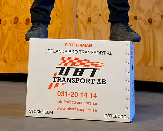 Flyttfirma i Göteborgs flyttkartonger av proffskvalitet tål tuffa tag och håller för att staplas på höjden